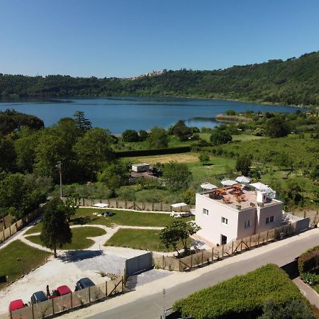 Il Lago Di เนมี ภายนอก รูปภาพ